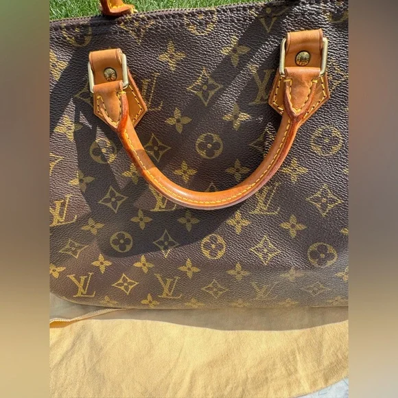 Authentic Louis Vuitton Speedy 35 Monogram - Picture 8 of 16